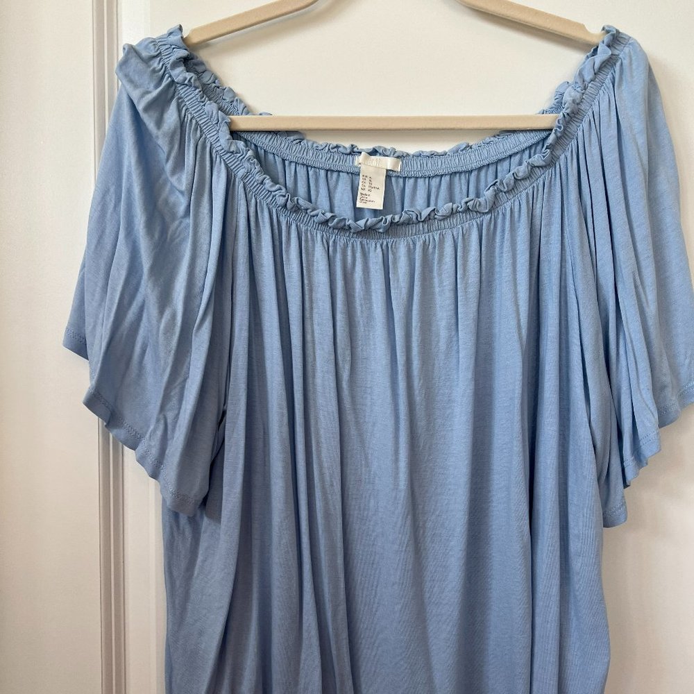 H&M Blue peasant top, never worn size XL